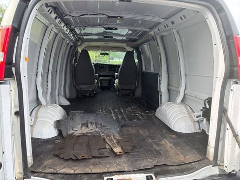 Used 2020 GMC Savana 3500 w/ Driver Convenience Package RWD image 10