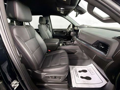 Used 2025 Chevrolet Tahoe RST w/ RST Performance Edition image 31