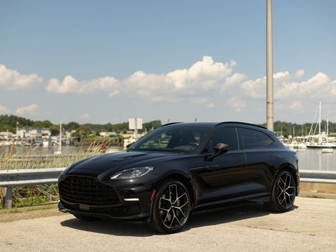 Used 2025 Aston Martin DBX 707 AWD/4WD image 54