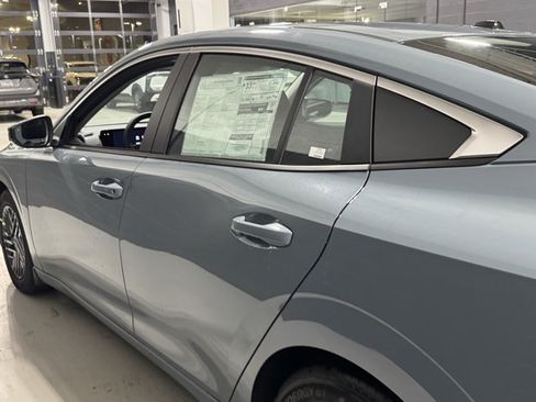 New 2026 Nissan Sentra SV w/ SV Convenience Package FWD image 22