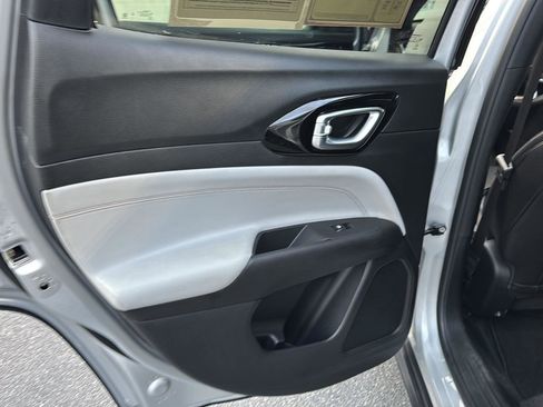 Used 2024 Jeep Compass Limited image 15