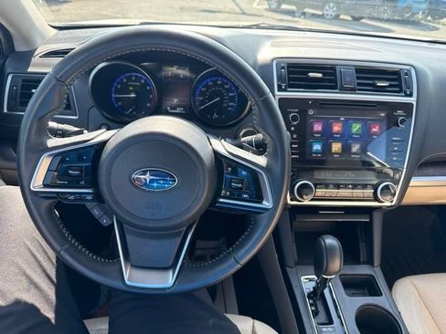 Used 2018 Subaru Outback 2.5i Limited AWD/4WD image 11
