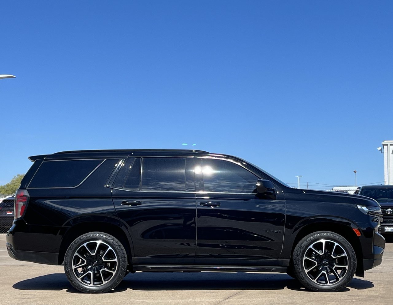 Used 2022 Chevrolet Tahoe RST AWD/4WD image 3
