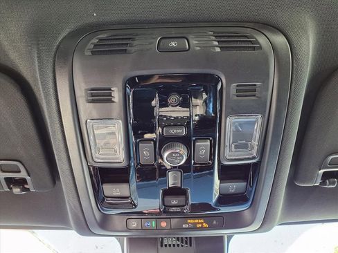 New 2026 Chevrolet Suburban Premier image 11