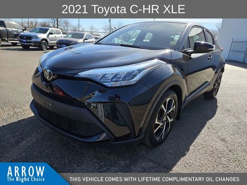 Used 2021 Toyota C-HR XLE image 4