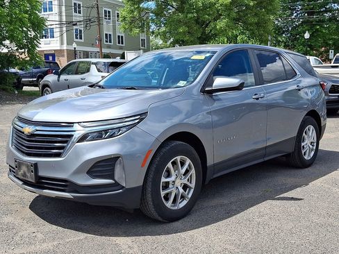 Used 2024 Chevrolet Equinox LT AWD/4WD image 3