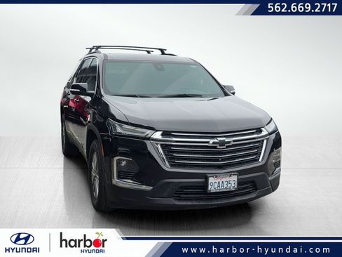 Used 2022 Chevrolet Traverse LT image 1