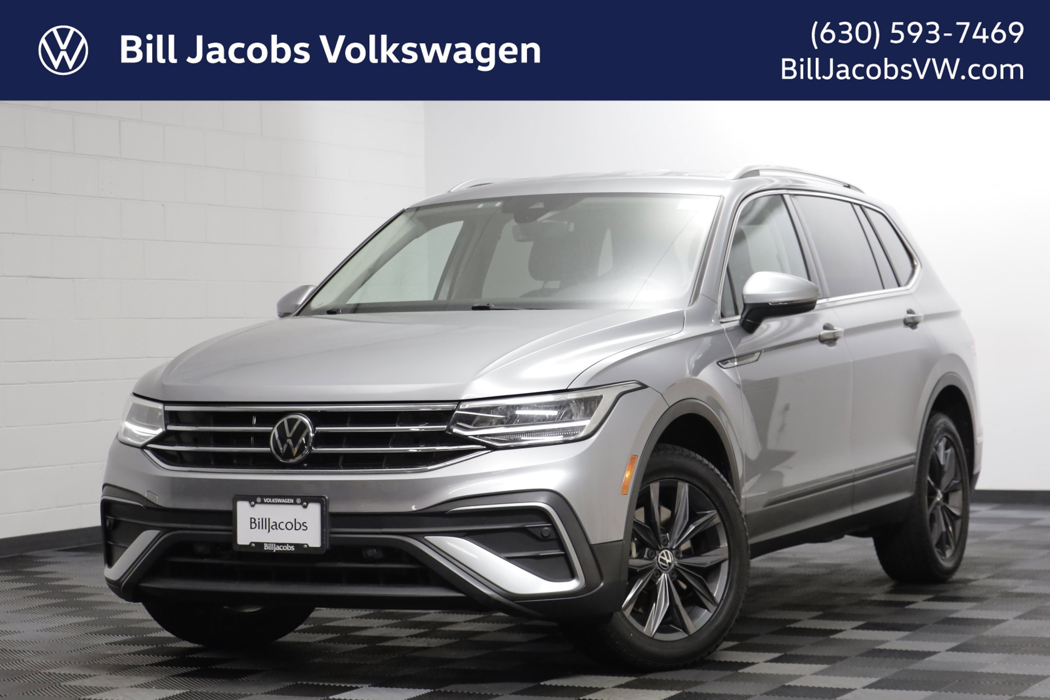 Used 2022 Volkswagen Tiguan SE AWD/4WD image 1