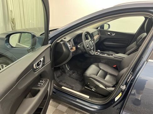 Used 2023 Volvo XC60 B5 Plus AWD/4WD image 12