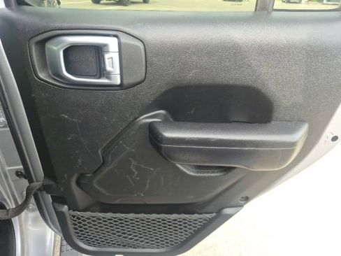 Used 2019 Jeep Wrangler Unlimited Sport S AWD/4WD image 15
