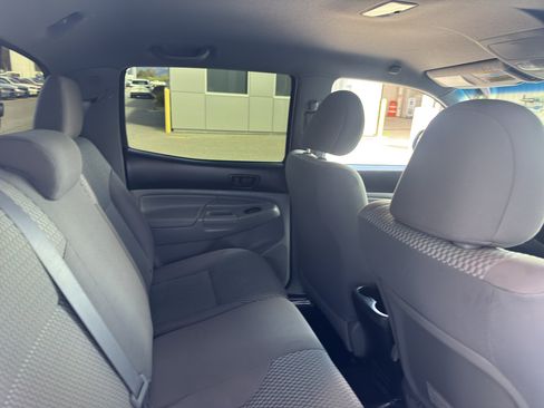 Used 2014 Toyota Tacoma 4x4 Double Cab w/ SR5 Package image 14