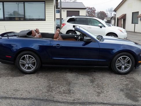 Used 2011 Ford Mustang Premium w/ 201A Rapid Spec Order Code image 12