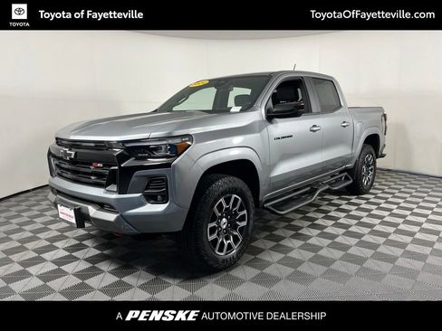Used 2024 Chevrolet Colorado Z71 w/ Z71 Convenience Package 2 AWD/4WD image 1