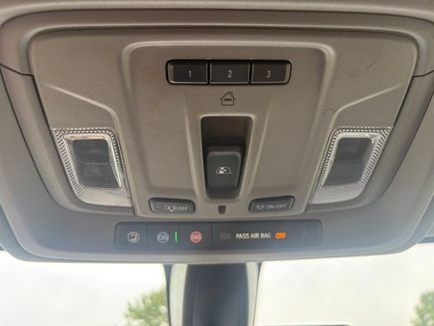 Used 2021 Chevrolet Silverado 1500 LT w/ Convenience Package II AWD/4WD image 28