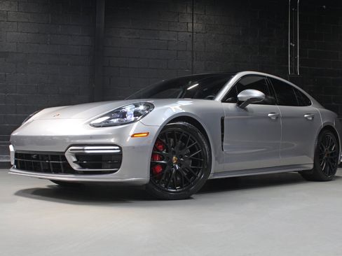 Used 2022 Porsche Panamera GTS AWD/4WD image 4