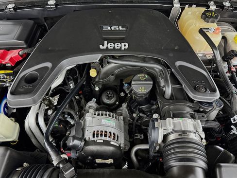 Used 2021 Jeep Wrangler Unlimited Sport image 38