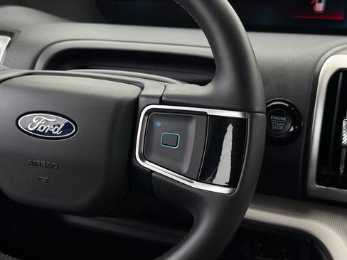 Used 2025 Ford Expedition Active AWD/4WD image 8