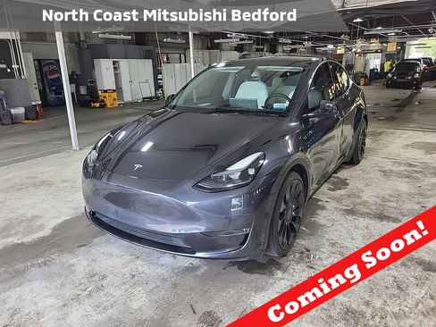 Used 2025 Tesla Model Y Performance AWD/4WD image 1