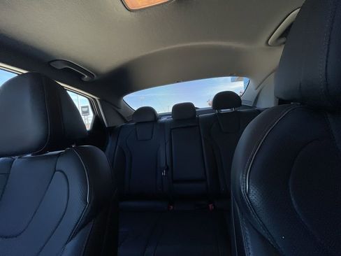 Used 2023 Hyundai Elantra Limited w/ Preferred Accessory Package image 20