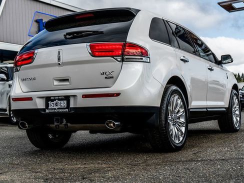 Used 2012 Lincoln MKX AWD image 3