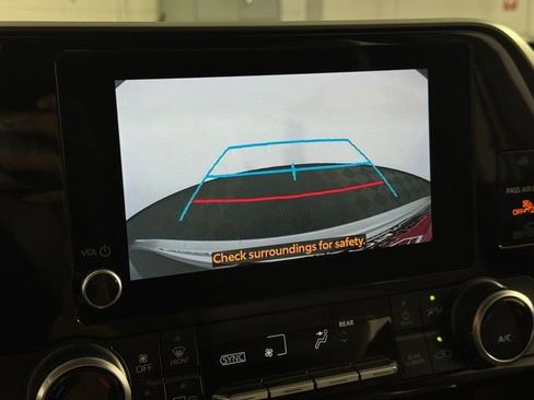 Used 2023 Toyota Highlander LE image 20