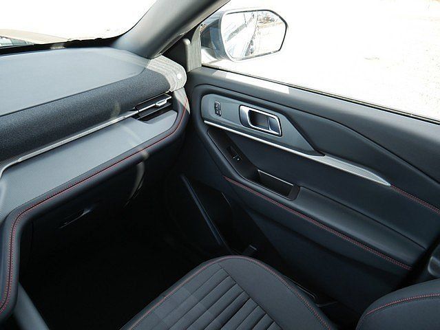 New 2026 Ford Explorer ST-Line w/ ST-Line Street Pack AWD/4WD image 24