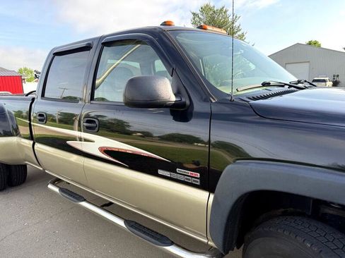 Used 2005 GMC Sierra 3500 SLT w/ Heavy-Duty Power Package image 5