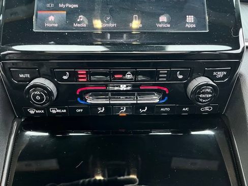 Used 2024 Jeep Grand Cherokee Altitude AWD/4WD image 34