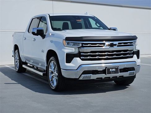 Used 2022 Chevrolet Silverado 1500 LTZ image 3