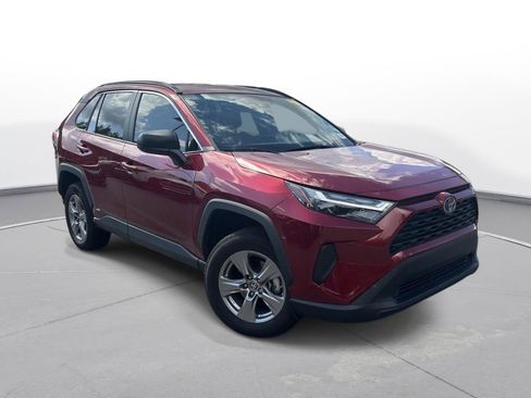 Used 2023 Toyota RAV4 LE AWD/4WD image 4