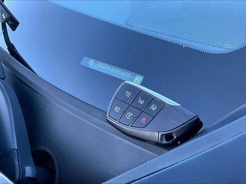 Used 2024 GMC Yukon Denali image 11