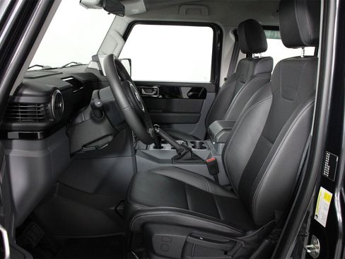 Used 2024 INEOS Grenadier Fieldmaster Edition image 26