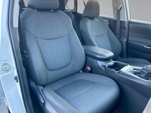 Used 2024 Toyota RAV4 XLE FWD image 30