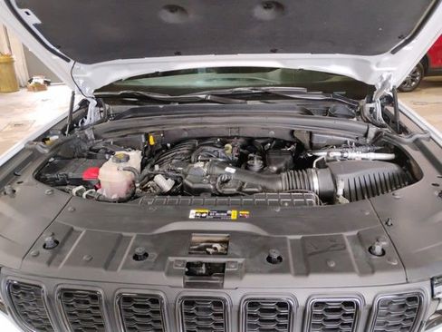 Used 2024 Jeep Grand Cherokee L Laredo image 31