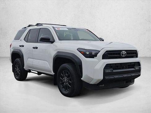 Used 2025 Toyota 4Runner SR5 AWD/4WD image 3
