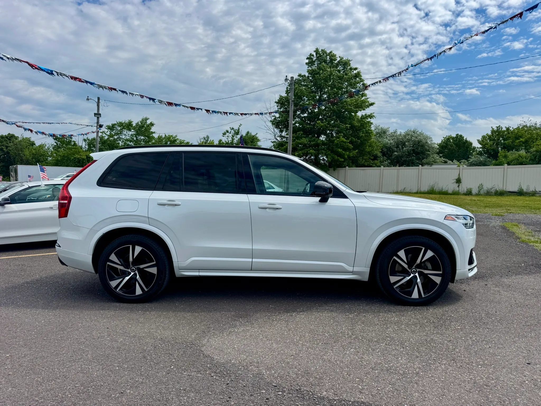 Used 2020 Volvo XC90 T6 R-Design w/ Protection Package Premier AWD/4WD image 6