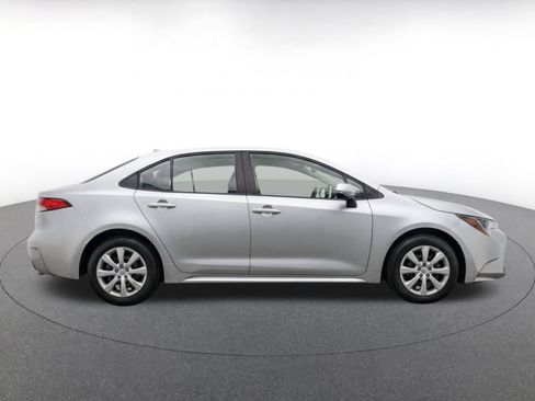 Used 2025 Toyota Corolla LE FWD image 10