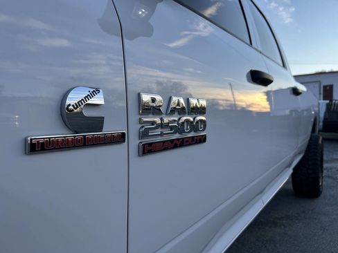 Used 2018 RAM 2500 Tradesman w/ Chrome Appearance Group image 14