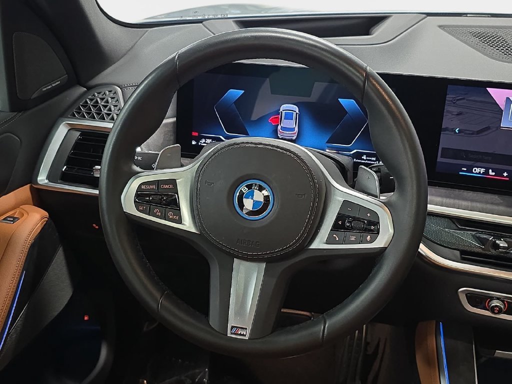Used 2025 BMW X5 xDrive50e w/ M Sport Package AWD/4WD image 13