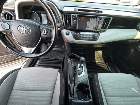 Used 2018 Toyota RAV4 XLE FWD image 17