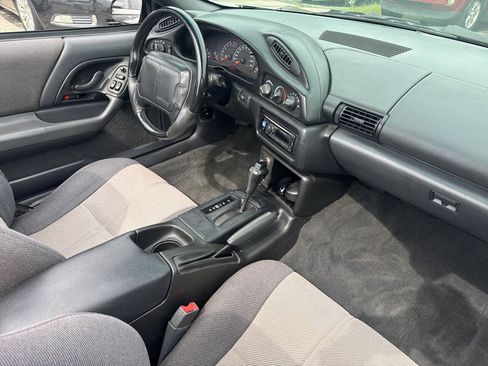 Used 1994 Chevrolet Camaro Z28 RWD image 29