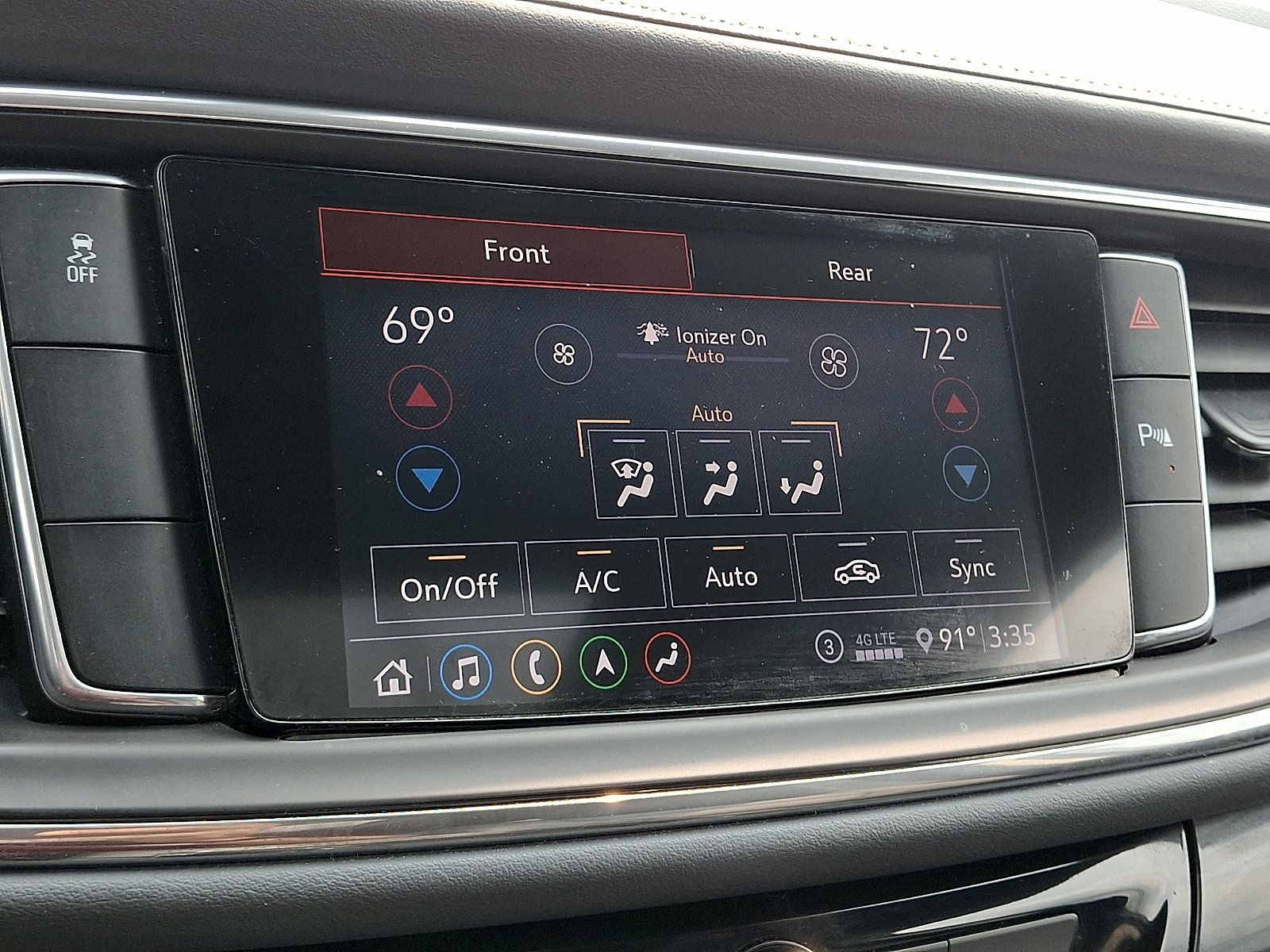 Used 2020 Buick Enclave Essence w/ Sound and Sites Package FWD image 21