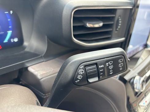 Used 2022 Ford Explorer Platinum w/ Equipment Group 601A AWD/4WD image 24