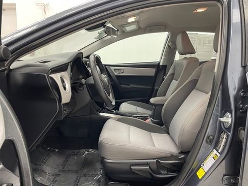 Used 2017 Toyota Corolla LE w/ Carpet Mat Package (TMS) FWD image 9