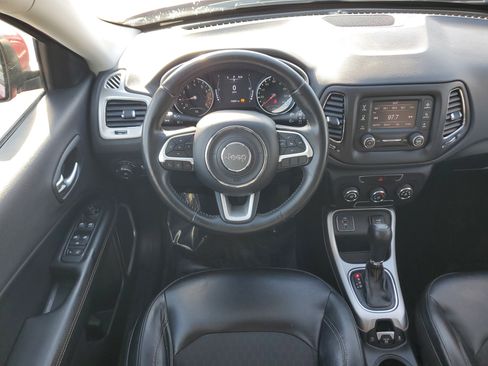 Used 2018 Jeep Compass Latitude image 18