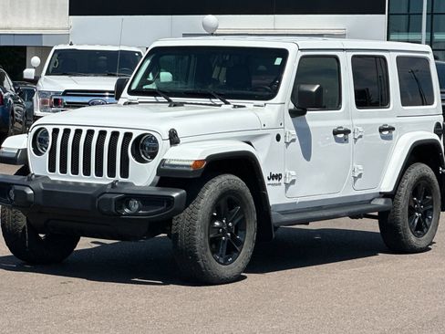 Used 2022 Jeep Wrangler Unlimited Sahara AWD/4WD image 8