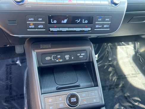 Certified 2025 Hyundai Kona Limited FWD image 15