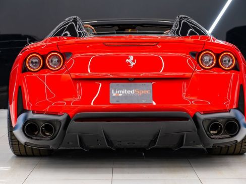 Used 2021 Ferrari 812 GTS RWD image 28