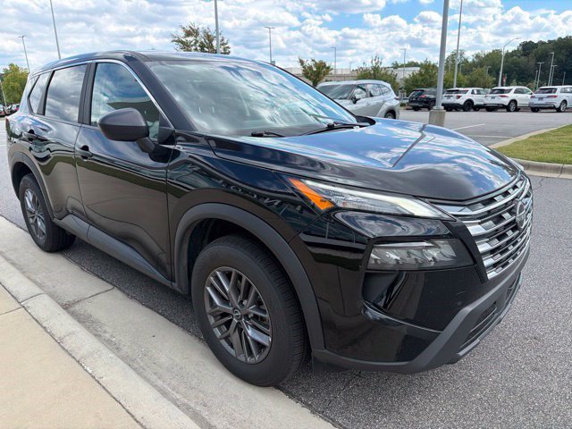 Used 2025 Nissan Rogue S AWD/4WD image 7
