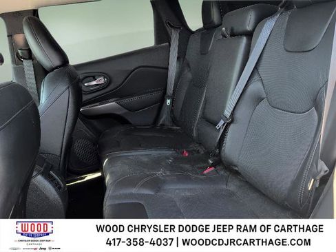 Used 2022 Jeep Cherokee Latitude Lux AWD/4WD image 17